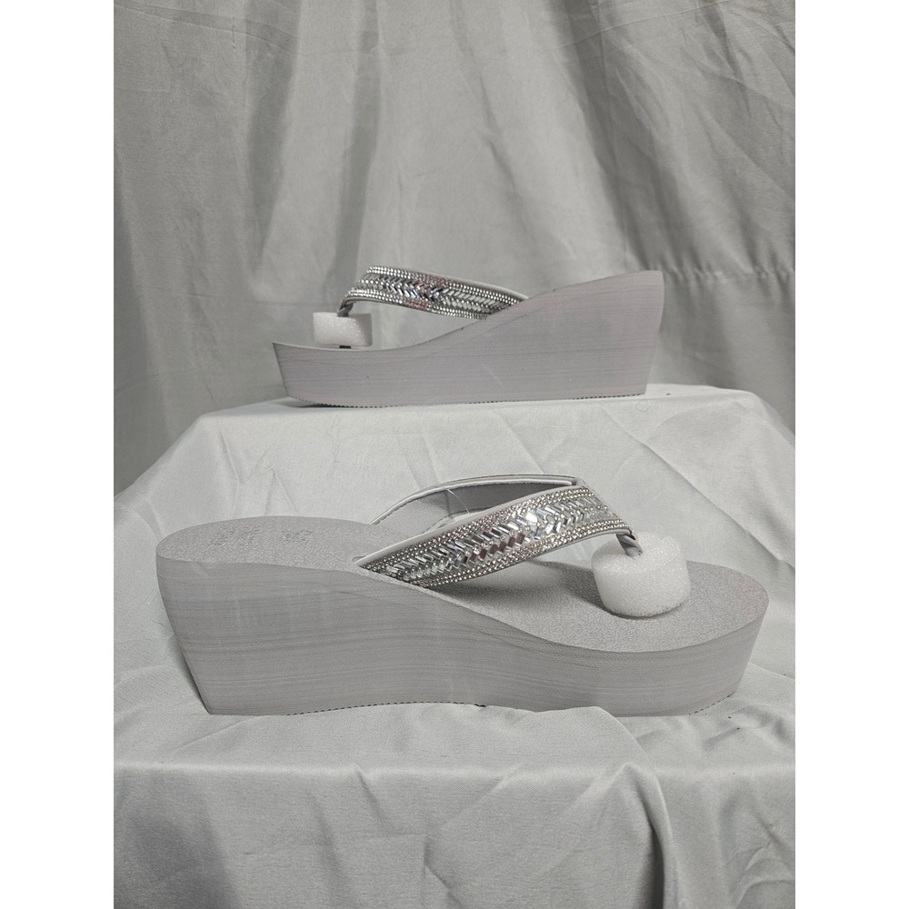 SO Bubblygrey Women Grey Rhinestone Embellished Wedge Flip Flop Sandals  M 7-8 - Picture 3 of 7